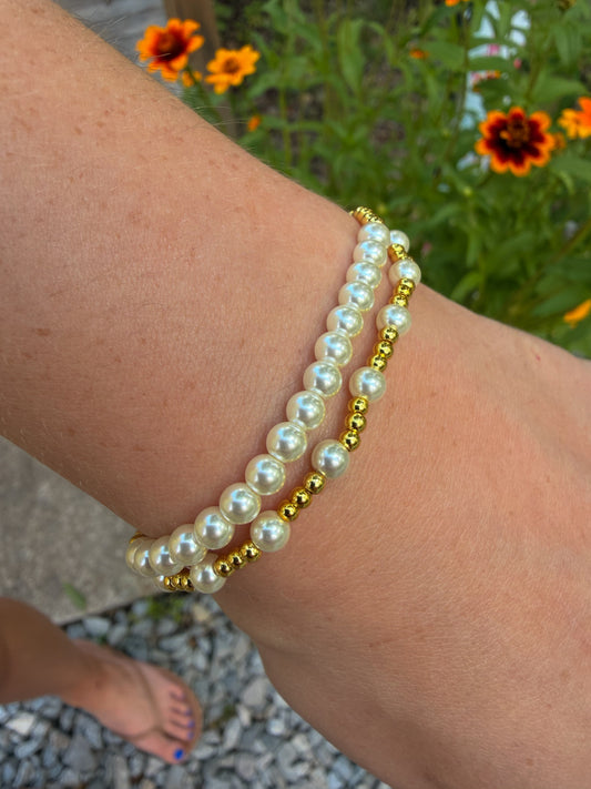 Gold and Pearls Bracelet Set